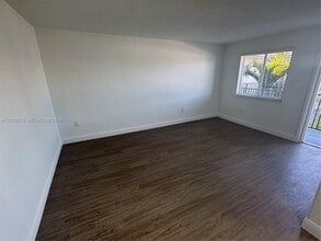 6705 SW 44th St in Miami, FL - Building Photo - Building Photo