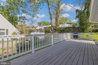 5734 Crawford Dr in Rockville, MD - Building Photo - Building Photo