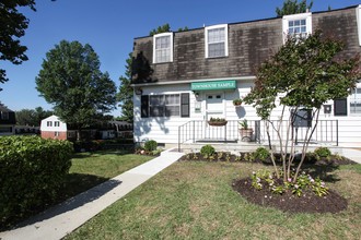 Gardenvillage Apartments & Townhouses in Baltimore, MD - Foto de edificio - Building Photo