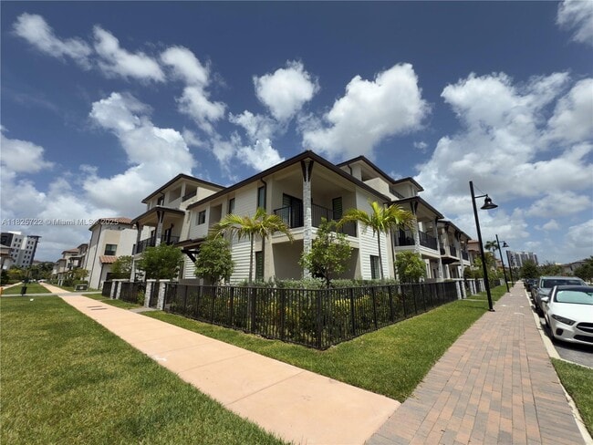 8317 NW 45th St