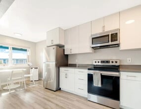 186-192 Selwyn Dr in Milpitas, CA - Building Photo - Building Photo