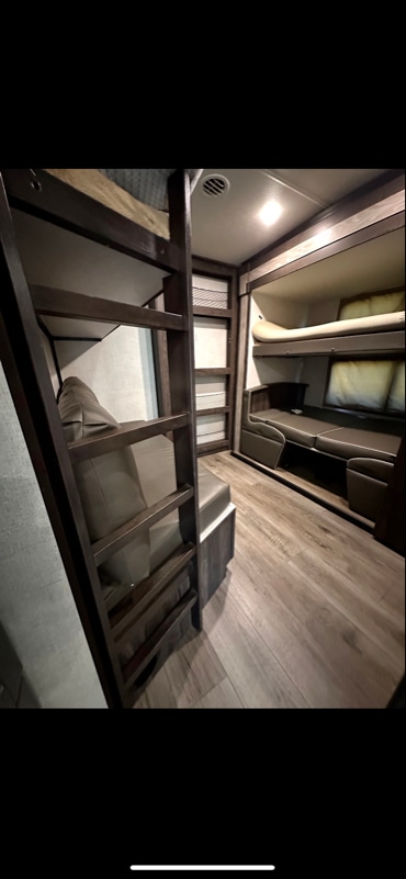 1312 Brandonwood Dr in Brandon, FL - Foto de edificio - Building Photo