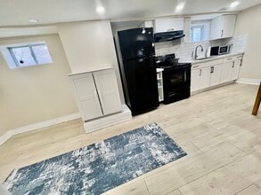 120 Eastchester Av in St Catharines, ON - Building Photo - Building Photo