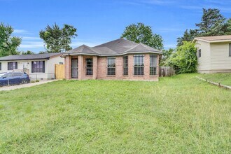 2520 Fatima Ave, Unit 1460310 in Dallas, TX - Building Photo - Building Photo