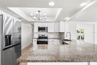 1455 54th Ave NE in St. Petersburg, FL - Building Photo - Building Photo