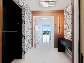 2020 N Bayshore Dr in Miami, FL - Building Photo - Building Photo