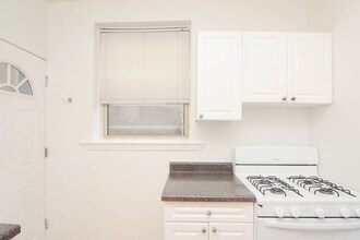 557 W Aldine Ave in Chicago, IL - Building Photo - Building Photo