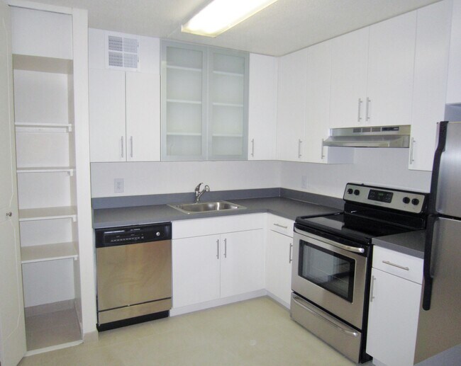 1275 15th St in Fort Lee, NJ - Building Photo - Building Photo
