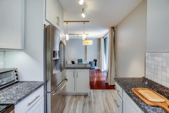 2201 New Hampshire Ave NW in Washington, DC - Building Photo - Building Photo