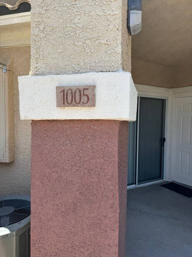 5855 Valley in North Las Vegas, NV - Building Photo - Building Photo