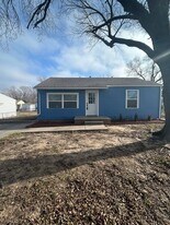 2336 N Estelle Ave in Wichita, KS - Building Photo