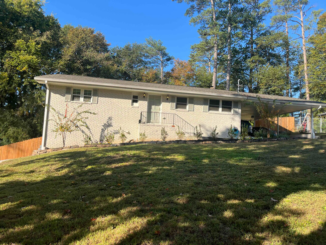 3076 Stantondale Dr in Chamblee, GA - Building Photo - Building Photo