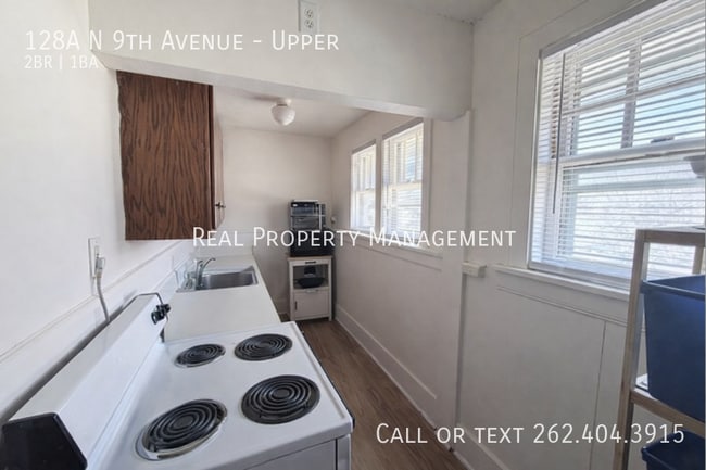 128 N 9th Ave in West Bend, WI - Building Photo - Building Photo