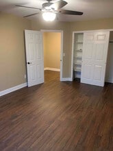 9 Greenwood Dr in Freehold, NJ - Foto de edificio - Building Photo