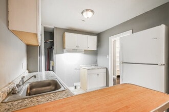 6629 Grasselli Rd in Fairfield, AL - Building Photo - Building Photo