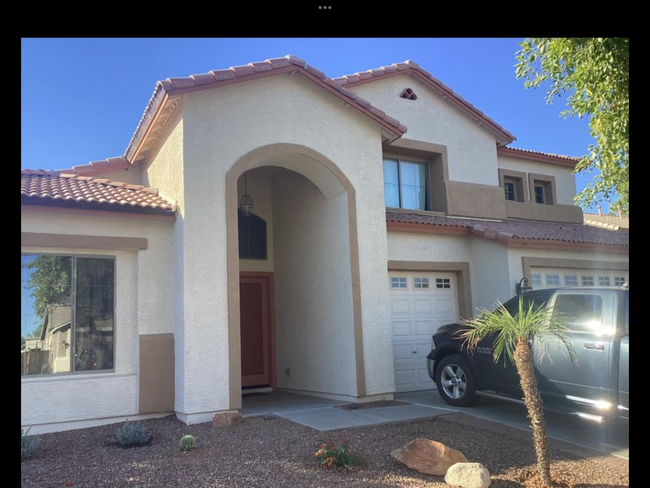 15627 W Shangri La Rd in Surprise, AZ - Foto de edificio - Building Photo