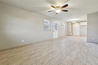 2108 River Queen Dr, Unit 1 in Violet, LA - Building Photo - Building Photo