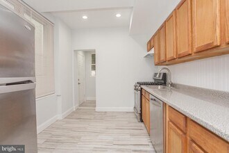 5229 Ridge Ave in Philadelphia, PA - Building Photo - Building Photo