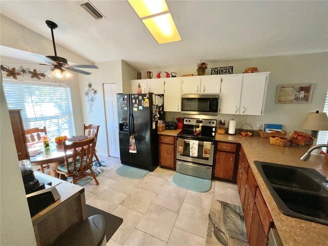 7831 Barclay Rd in New Port Richey, FL - Building Photo - Building Photo