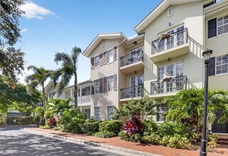 1054 E Heritage Club Cir in Delray Beach, FL - Building Photo - Building Photo