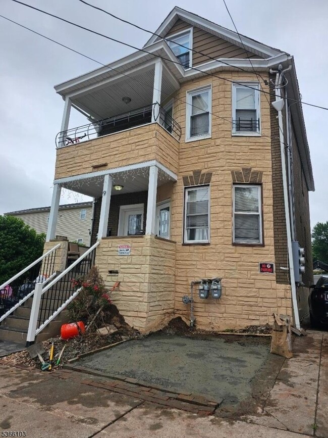 property at 9 Krueger Pl