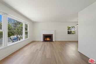2943 Los Olivos Ln in Montrose, CA - Building Photo - Building Photo