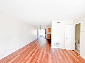 2017 N Kelley Ave in Kissimmee, FL - Building Photo - Building Photo