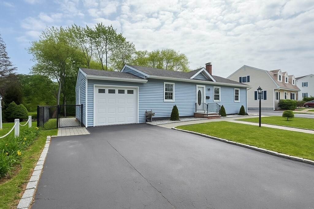 5 Colony Rd, Unit 2 in Woburn, MA - Building Photo