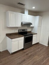 325 E Encore Dr in Hanford, CA - Building Photo - Building Photo