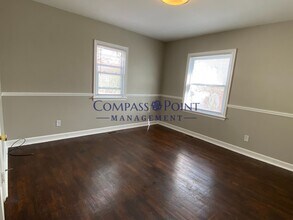 1009 Meadow Ln in Lexington, KY - Building Photo - Building Photo