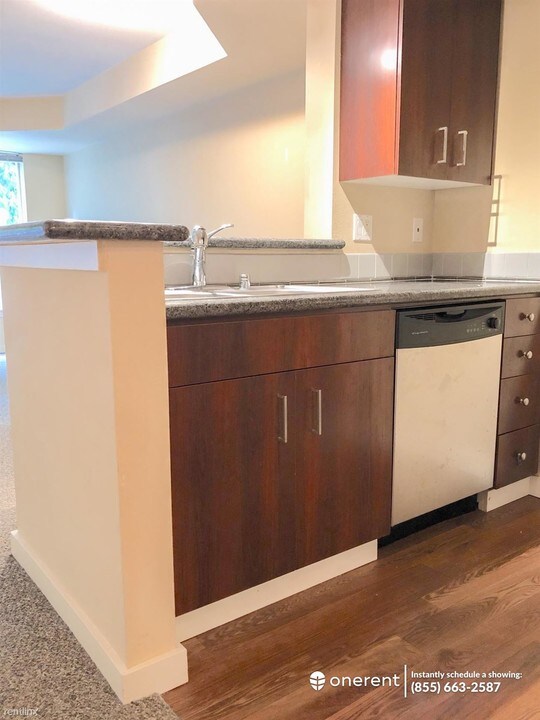 108 5th Ave S-Unit -Unit 416 in Seattle, WA - Building Photo