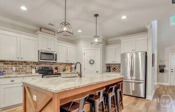 188 Crawford Ln in Richmond Hill, GA - Building Photo - Building Photo