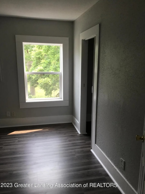 1037 E Oakland Ave-Unit -Duplicate of 1 in Lansing, MI - Building Photo - Building Photo