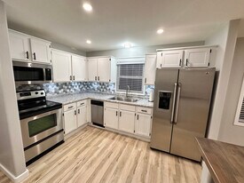 328 E Livingston St, Unit 328 in Howell, MI - Building Photo