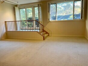 100 Keyes Rd in Concord, MA - Building Photo - Building Photo