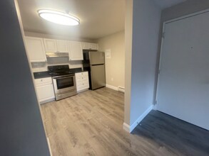 799 Farm Rd, Unit 1 in Marlborough, MA - Foto de edificio - Building Photo