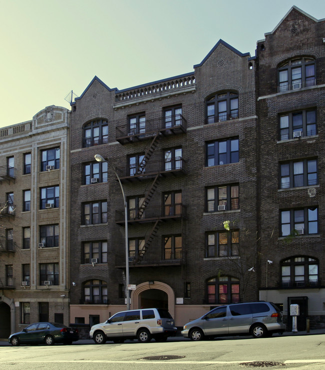 682 Academy St in New York, NY - Foto de edificio - Building Photo