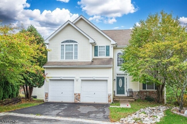 3 Green Hill Rd in Hackettstown, NJ - Foto de edificio - Building Photo