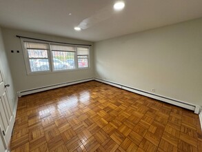 2425 Barnes Ave in Bronx, NY - Building Photo - Building Photo