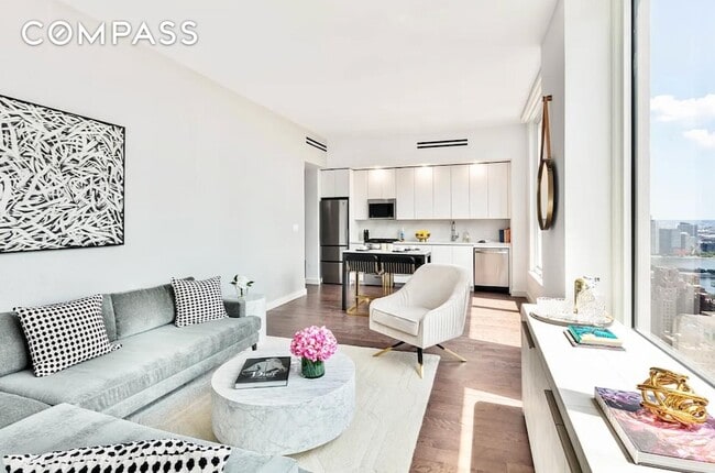 232 E 54th St in New York, NY - Foto de edificio - Building Photo