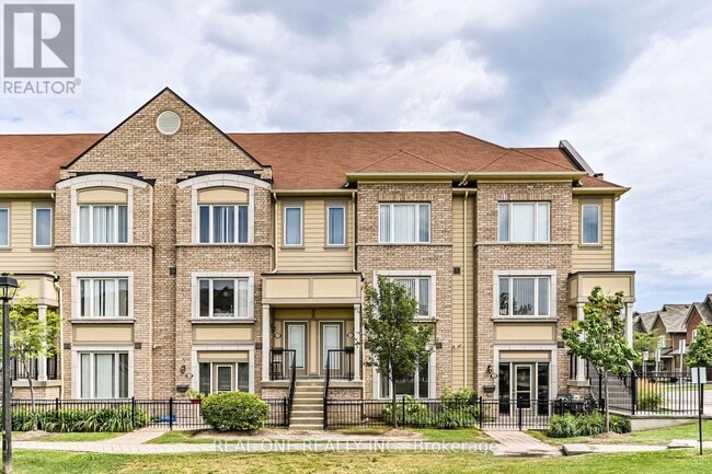 property at 3115-3115 Boxford Cres