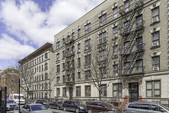 607-609 W 180th St in New York, NY - Foto de edificio - Primary Photo