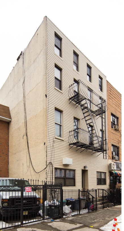 139 Wilson Ave in Brooklyn, NY - Foto de edificio - Building Photo