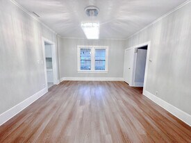 420 W Chestnut Ave in Vineland, NJ - Building Photo