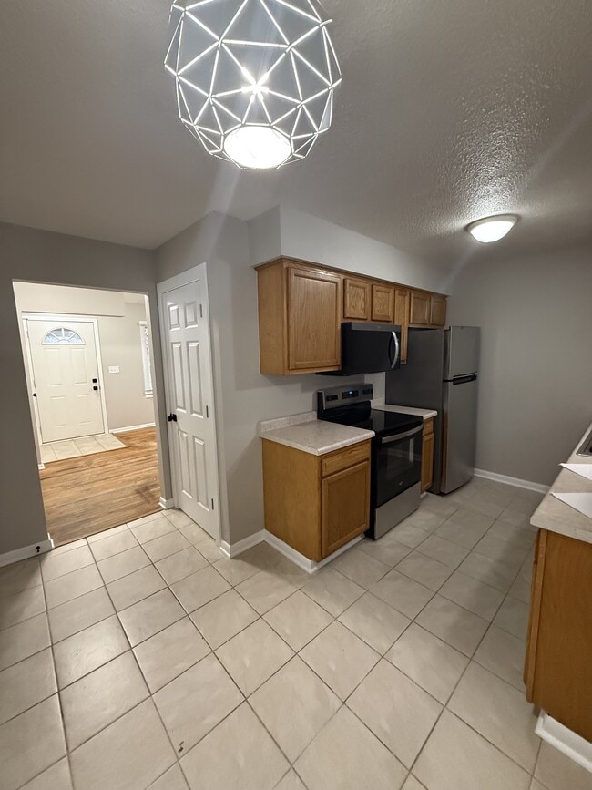 3421 Fairlane Dr in Des Moines, IA - Building Photo - Building Photo