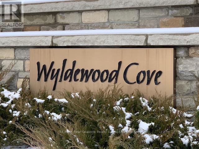 property at 4 Cove Ct