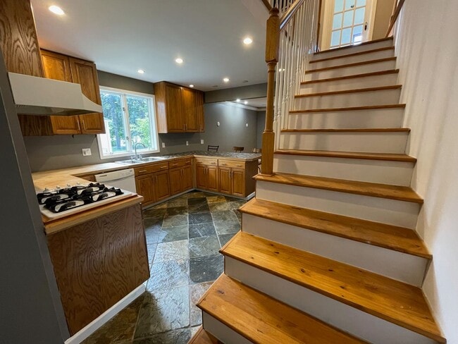 1120 E 14 Mile Rd in Royal Oak, MI - Building Photo - Building Photo