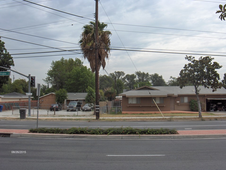 5910-5926 Arlington Ave in Riverside, CA - Building Photo