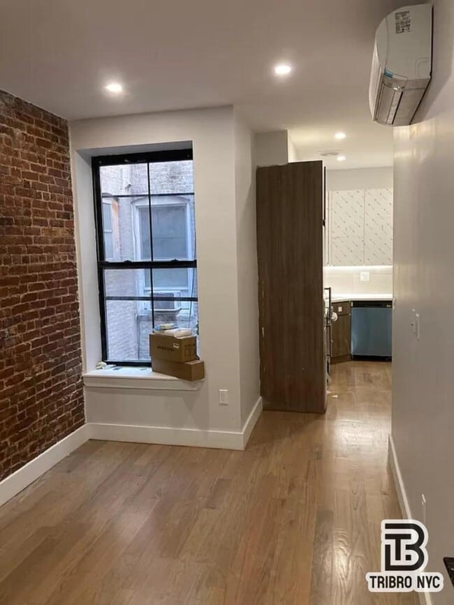 62-15 Catalpa Ave in Queens, NY - Building Photo - Building Photo