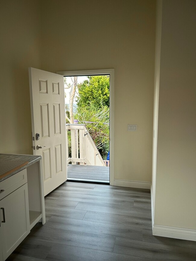 3426 Corvallis St, Unit 3R in Carlsbad, CA - Foto de edificio - Building Photo
